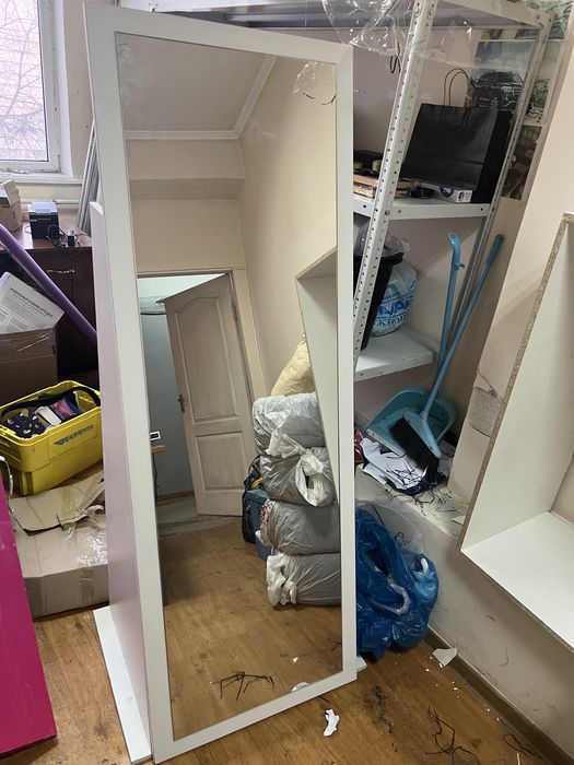 Напольное зеркало