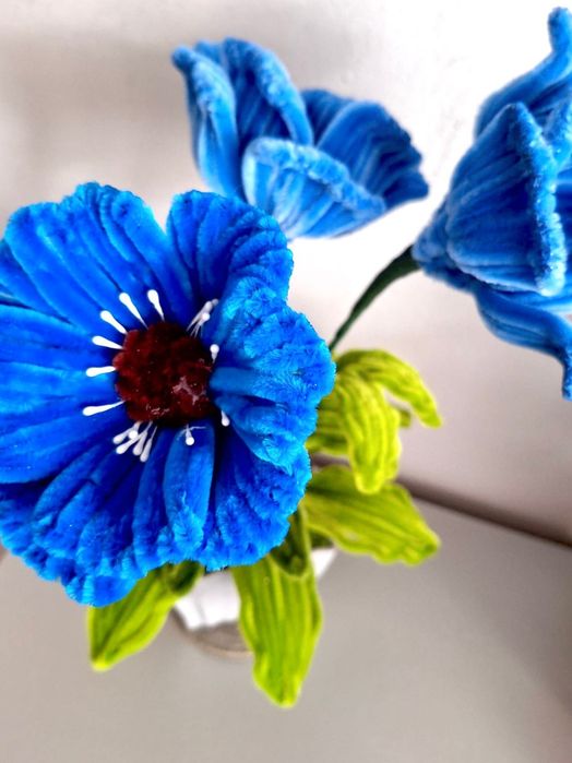 Vindem flori artificiale