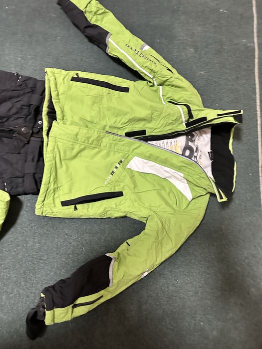 Продам лыжный костюм