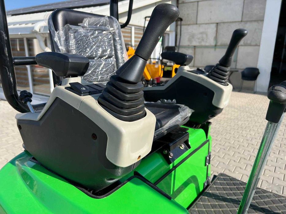 Мини багер FF Industrial – 11 к.с., 1 тон (Нов) + Видео