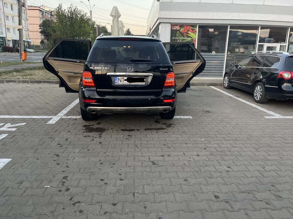 MERCEDES-BENZ ML-Class 2011 — imagine 3