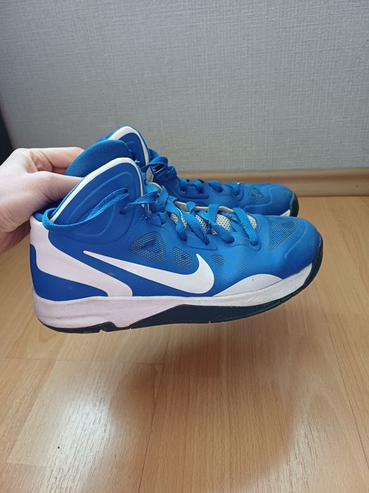 Два чифта зимни обувки