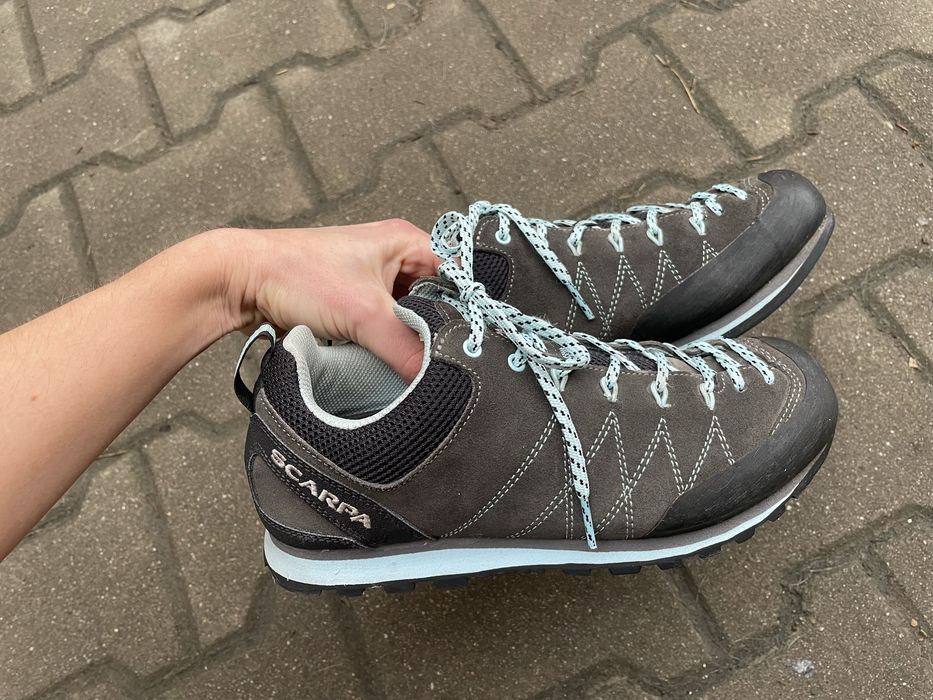 Ghete Scarpa pentru drumetie in stare excelenta 37,5