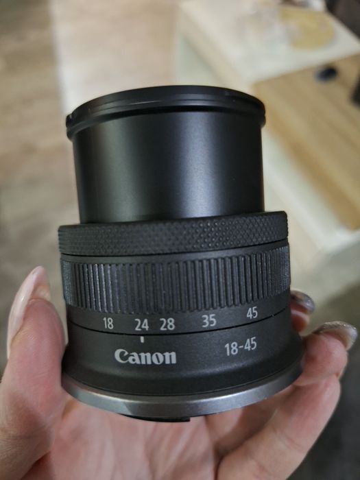 Обектив Canon RF-S 18-45mm f/4.5-6.3 IS STM