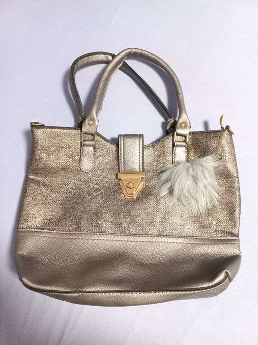 Дамски чанти и раници