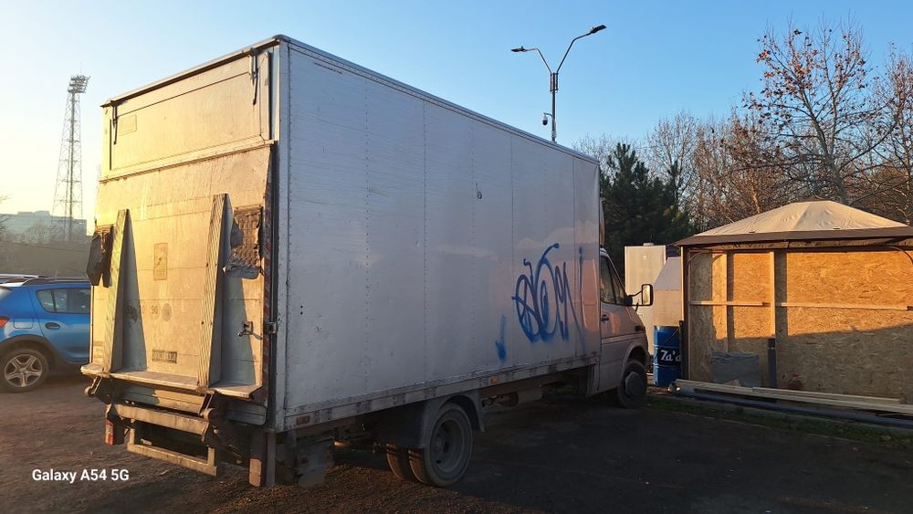 Vând Mercedes sprinter 413