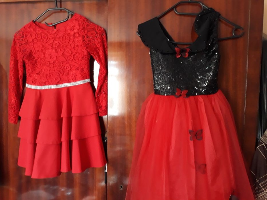 Vând fuste de blugi/ rochii/ sandale/role