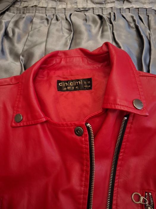 Продаю куртку косуху для девочки