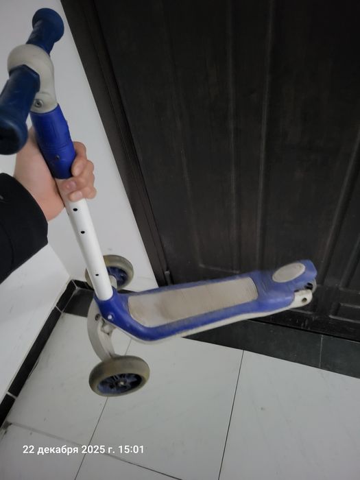 Отдам детский самокат