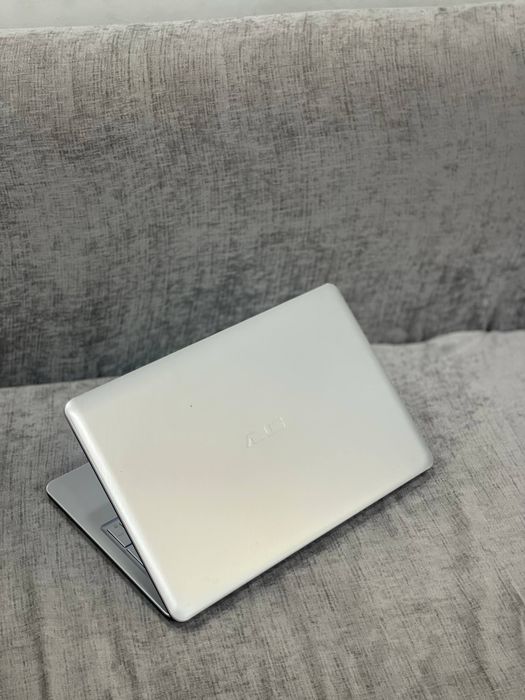Asus celeron noutbuk
