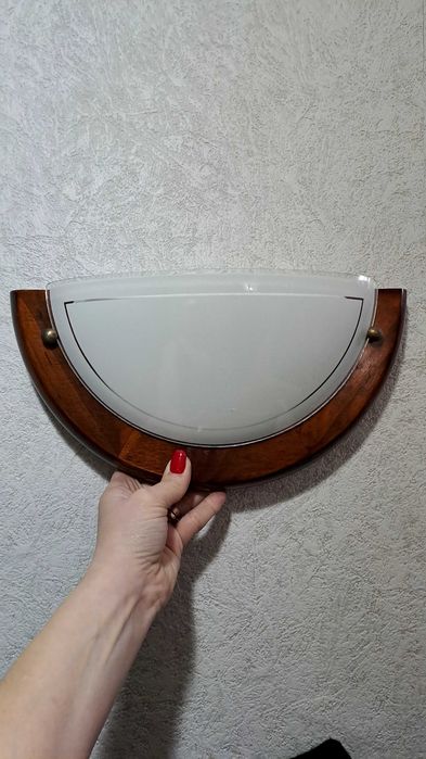 Настенные светильники.