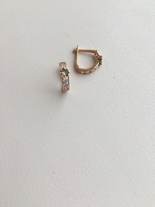 Продам золотые детские сережки