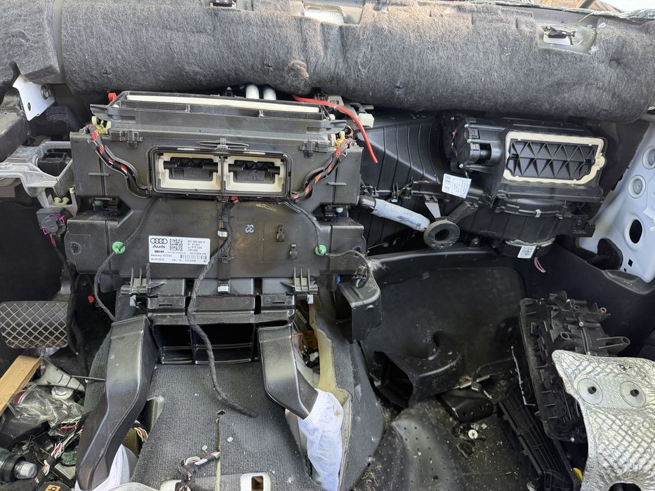 Парно / Климатична кутия за Audi Q5 (8R) / A4 (B8) / A5 | 8T1820005S | BEHR