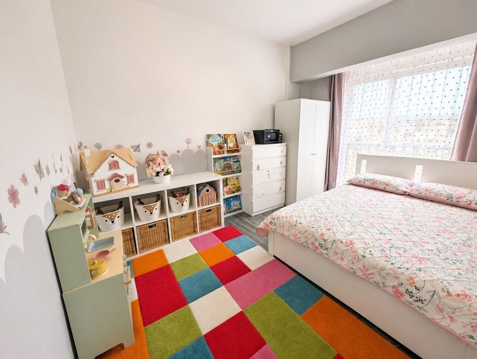 Persoană fizică, vând  apartament cu 2 camere,  situat într-o zonă liniștită și foarte căutată din Florești.