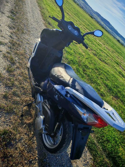 Moto Scuter  PEUGEOT 125cc  2009