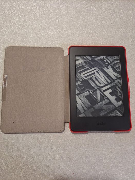 Amazon Kindle Paperwhite DP75SDI с чехлом