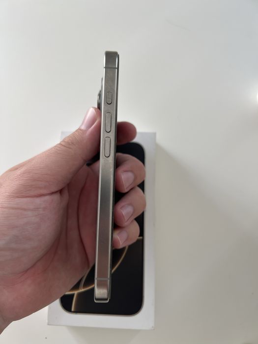 Продается iphone 16 pro, в идеальном состянии