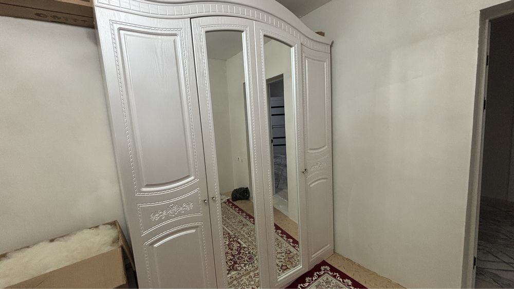 Продам спальный гарнитур