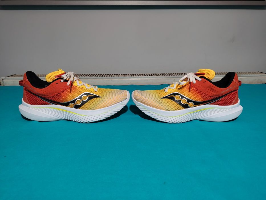 Saucony KINVARA 14 adidași alergare mărimea 44,5, interior 28,5 cm.