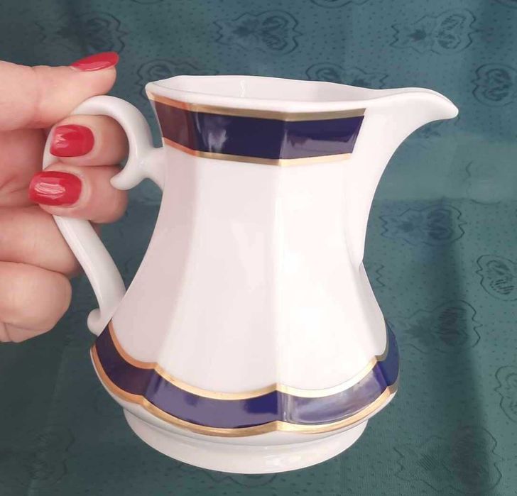 Порцеланови или керамични латиери, захарници и купа за супа