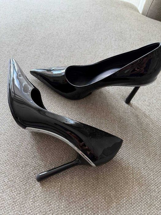 Туфли новые CHARLES & KEITH