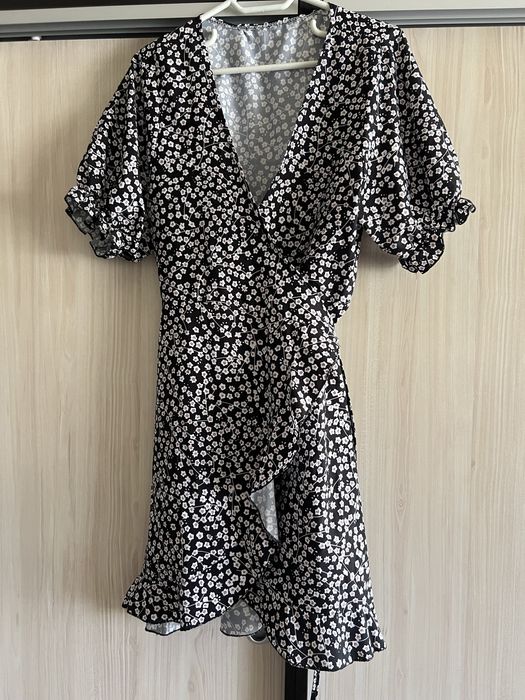 Рокли ежедневни, официални