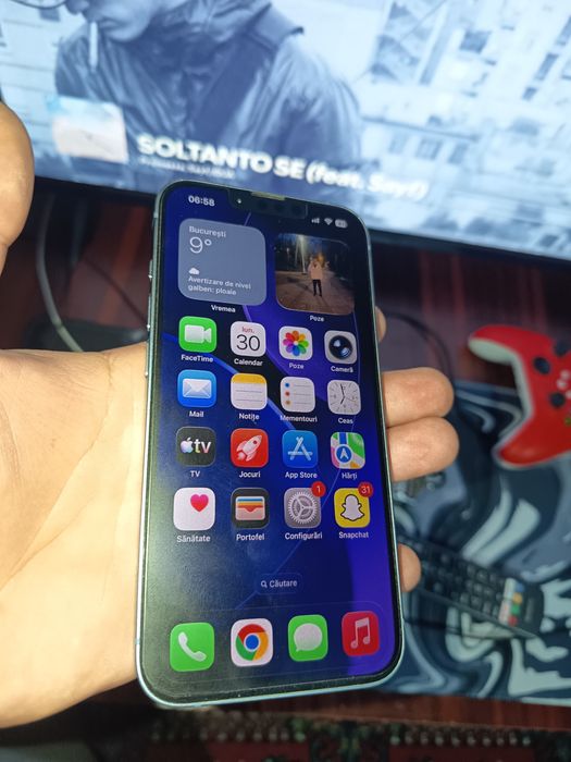 Vând iphone 14 impecabil