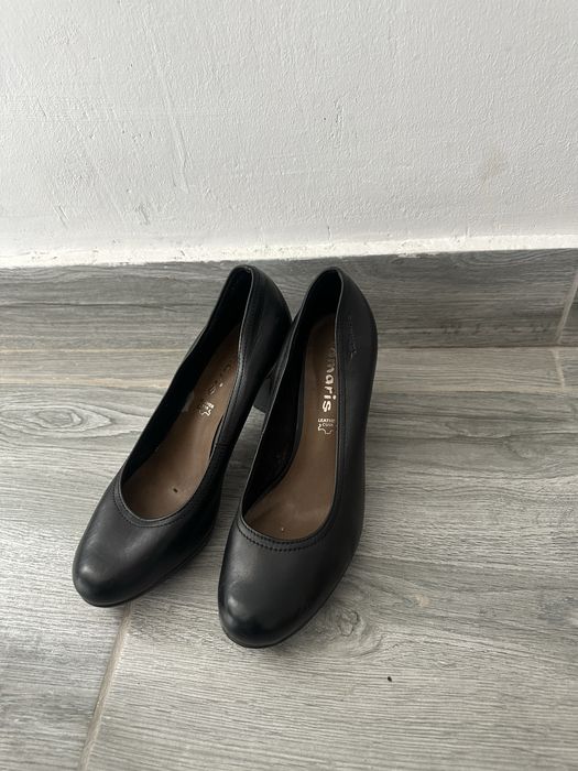 Pantofi cu toc de piele