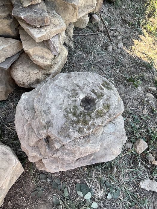 Дялан камък за основи