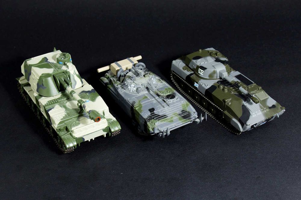 Игрушечные модели танков и БМП, от ДеАгостини в масштабе к 23 февраля!