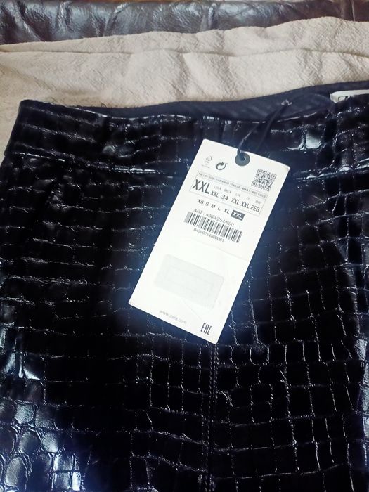 Дамски кожени черни панталони на ZARA