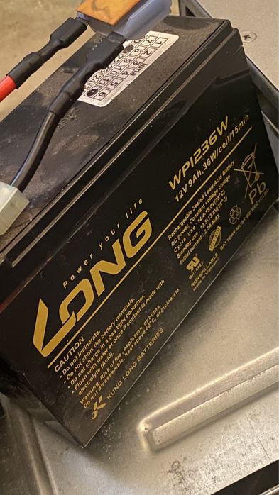 UPS APC 480W sinusoida pura