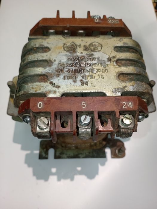Продам трансформатор 220v/24v