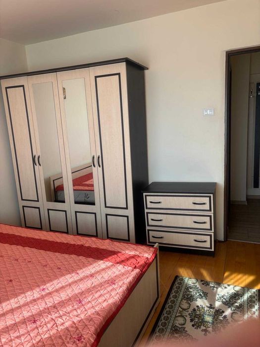 Inchiriez apartament