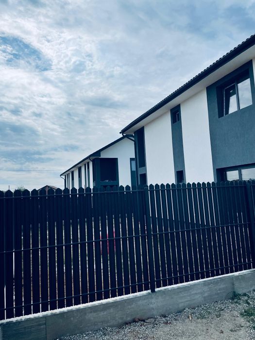 Casa de vanzare zona aeroport 136 mp desfasurat