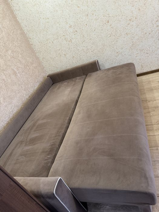 Диван для гостиной или спальни