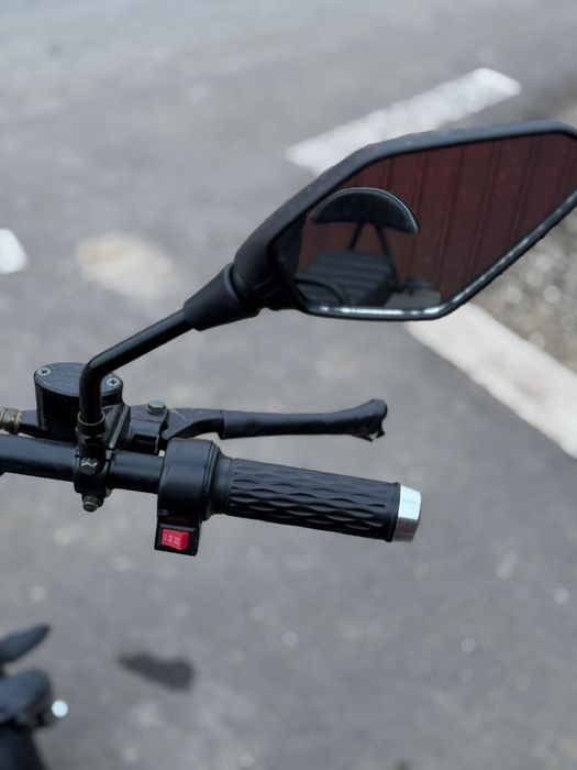 Vând Scuter Electric 2025