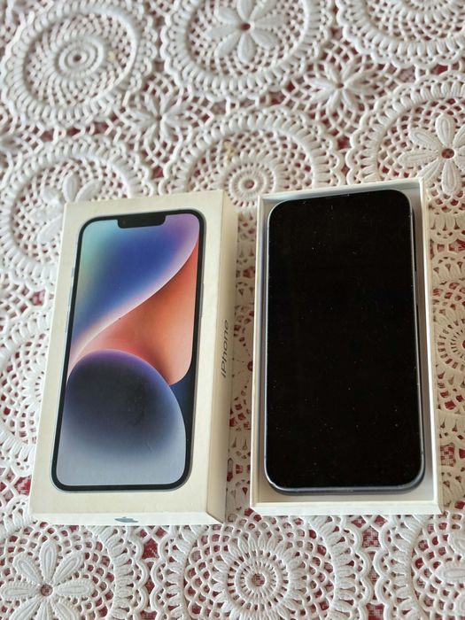 Продавам iphone отлично запазен цвят син състояние на батерията 78%