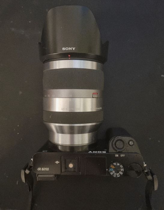 Kit Camera Sony a6000+obiectiv 18-200 sony+accesorii