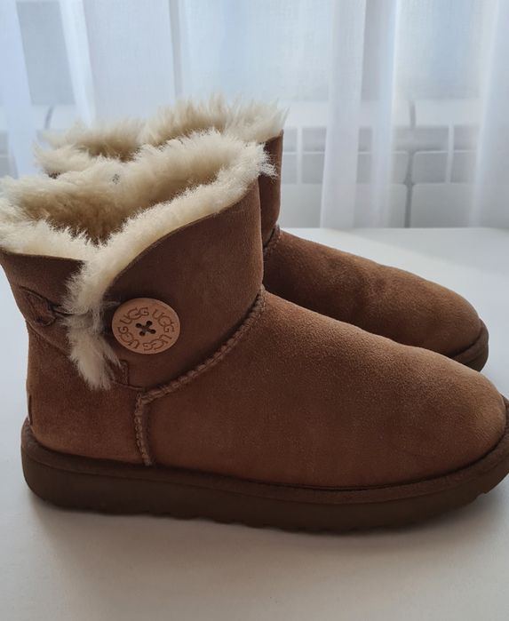 Ghete UGG Button dama