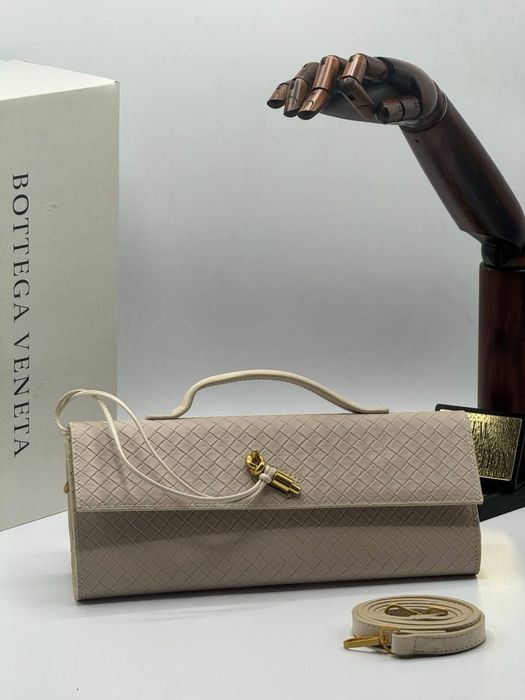 Geanta Bottega noua !!! Dimensiuni 30/12 !!!