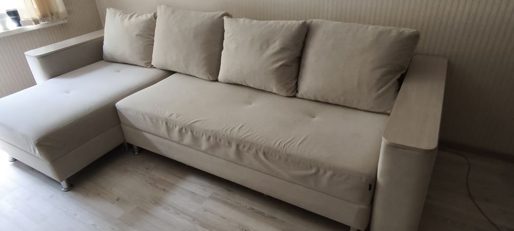 Продам диван угловой