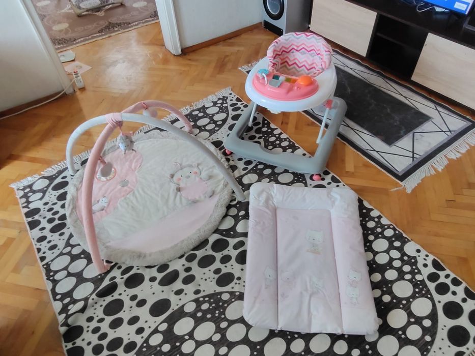 MAXI COSI :Бебешка количка 3в1,стол за хранене,гимнастика,гнездо,проходилка. ПАКЕТНА ЦЕНА: 400 €