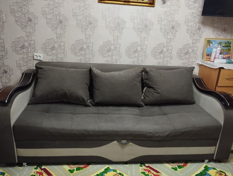 Продам диван правый берег