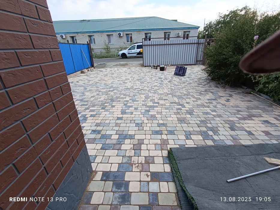 Чистый двор - Брусчатка төсейміз!