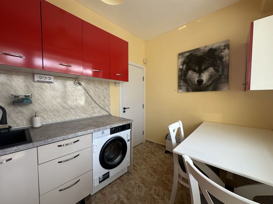 Двустаен с Три отделни помещения под наем!! Смирненски! Обзаведен !