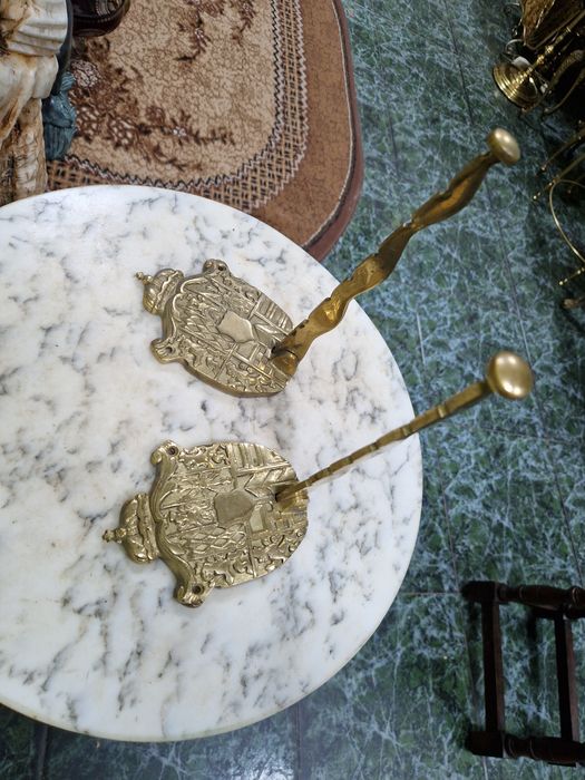 Чифт прекрасни антикварни английски бронзови стенни закачалки