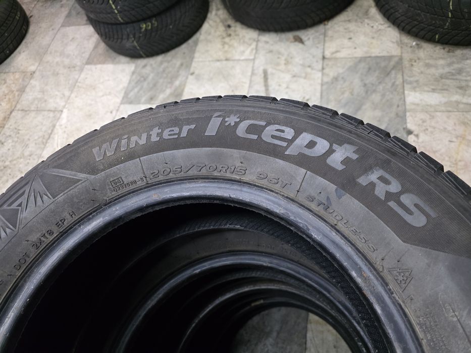 4бр Зимни гуми 205 70 15 - Hankook