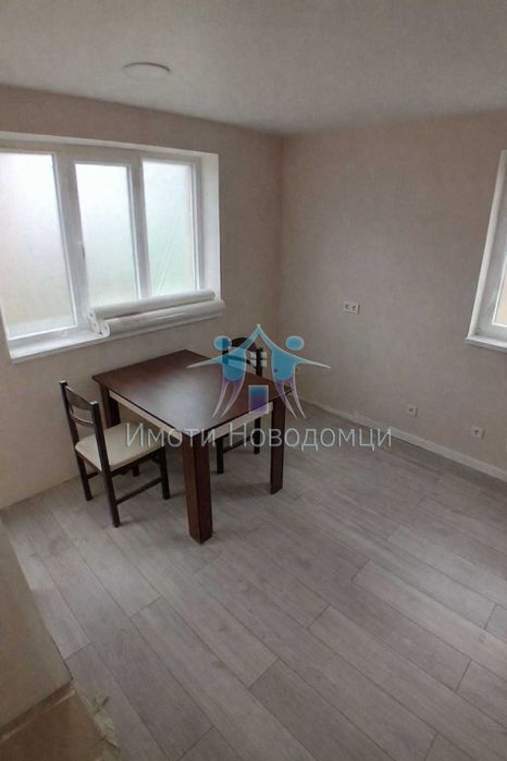 Самостоятелна тухлена къща в гр.Шумен, Местност Сакарка /2 корпус/.