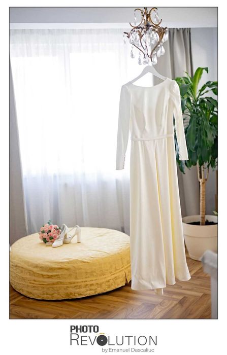 Vand rochie de mireasa